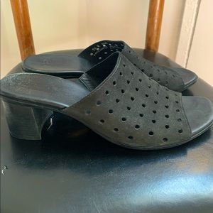 Black retro Mules, size 7 1/2